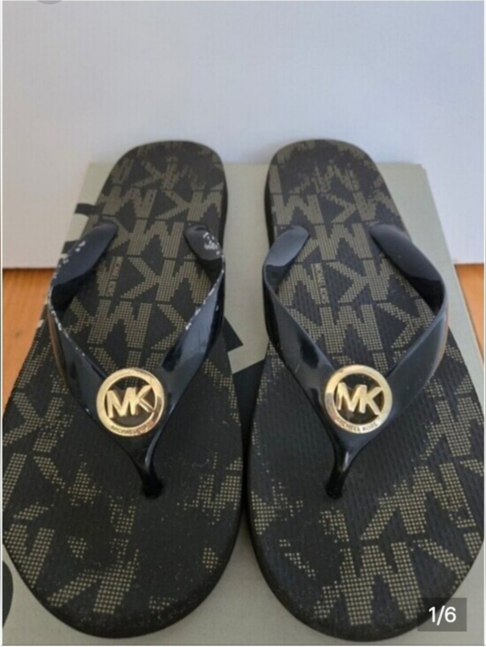 Womens Size 11 Brown Logo Print Michael Kors Flipflops.